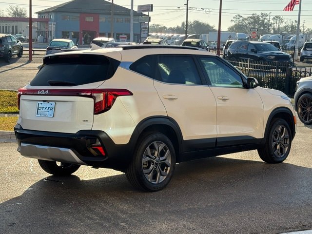 Certified 2024 Kia Seltos S image 4