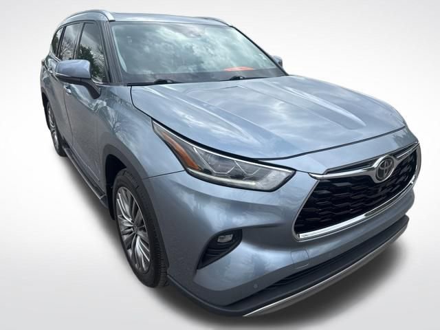 Used 2021 Toyota Highlander Platinum AWD/4WD image 7
