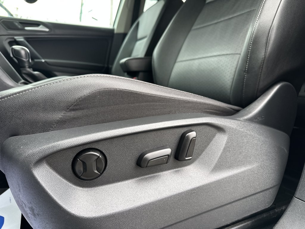 Used 2020 Volkswagen Tiguan SE AWD/4WD image 9