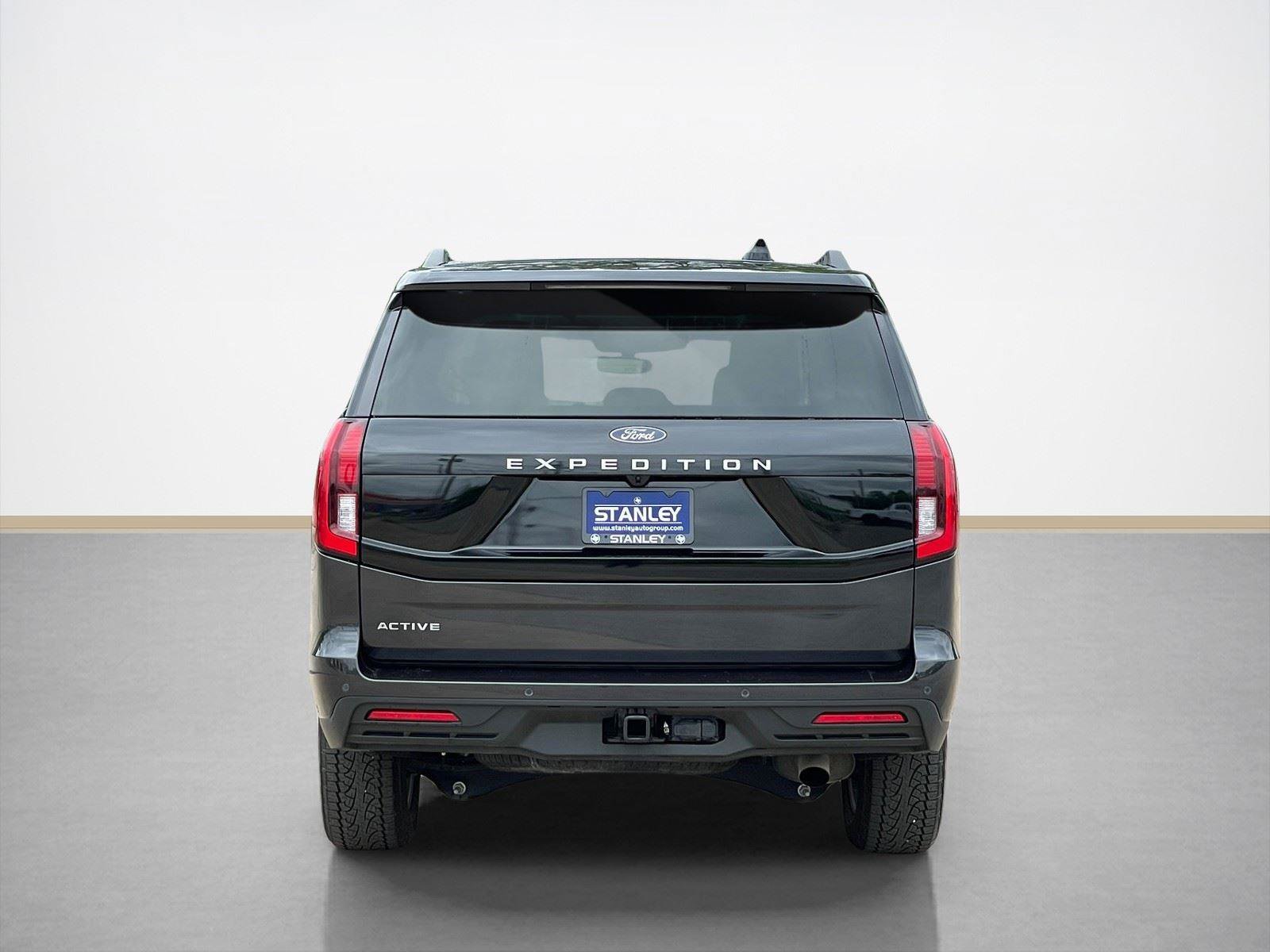 Used 2025 Ford Expedition Active AWD/4WD image 7