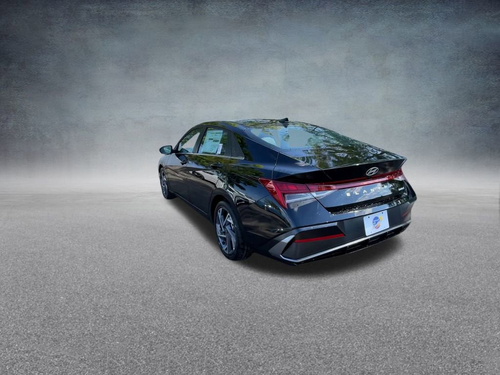 New 2025 Hyundai Elantra Limited image 17