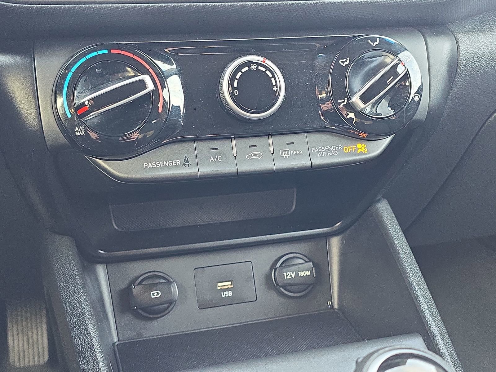 Used 2022 Hyundai Kona SEL image 21