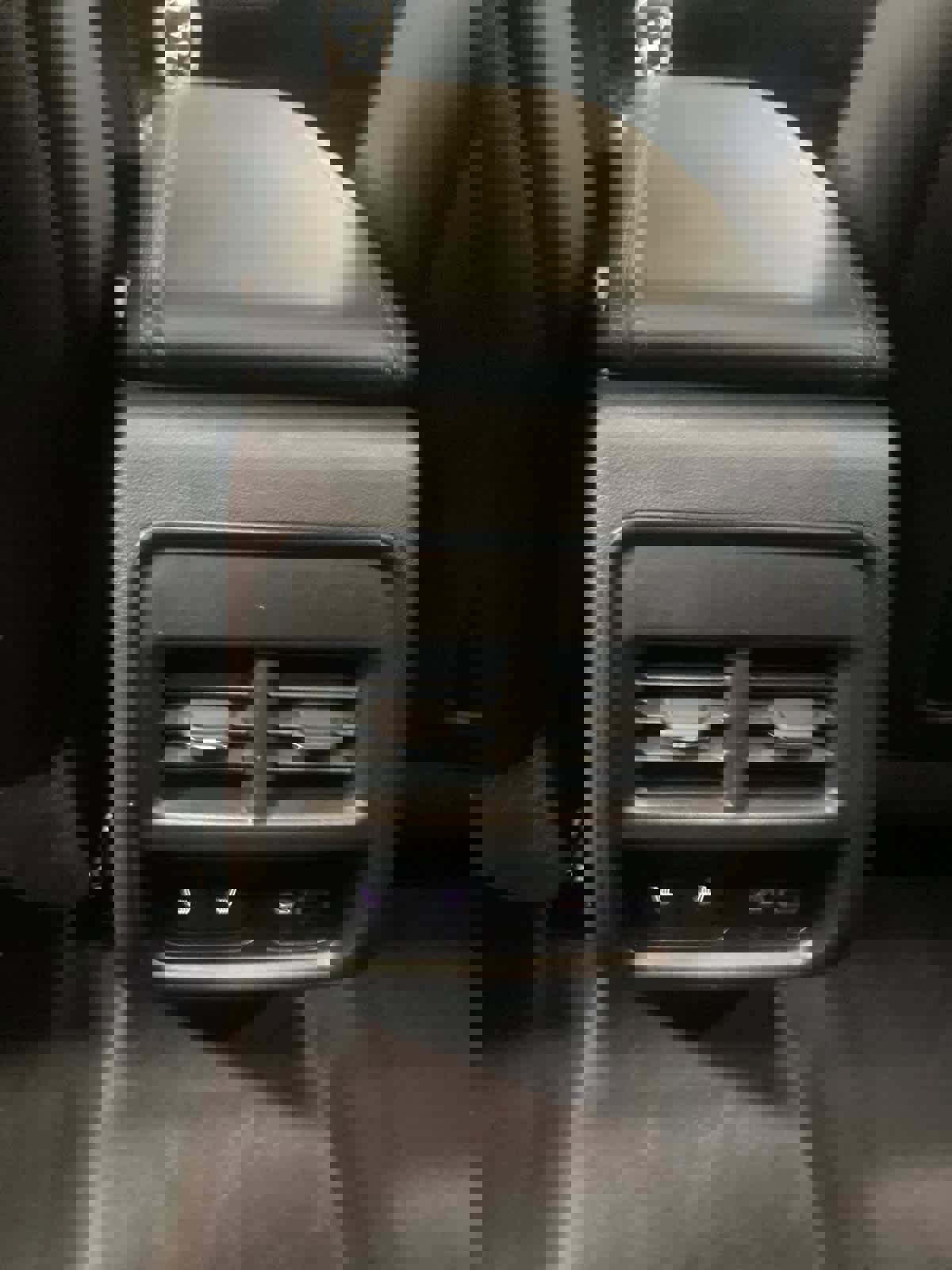 Used 2020 Cadillac XT4 Premium Luxury image 16