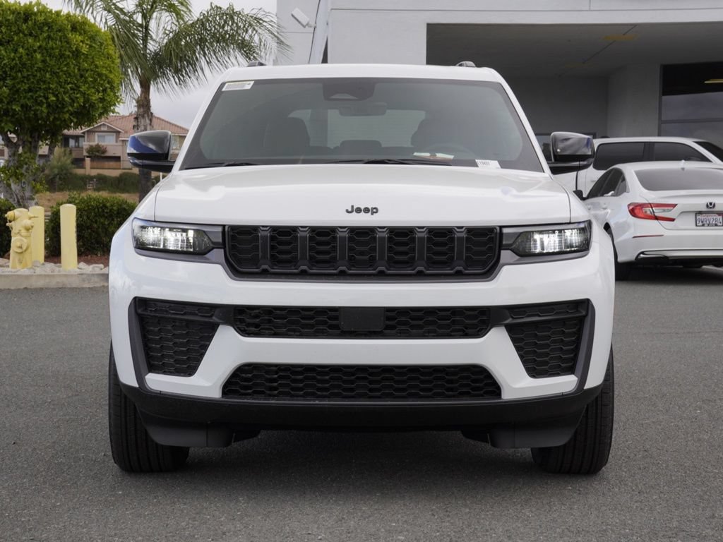 New 2026 Jeep Grand Cherokee Altitude AWD/4WD image 9