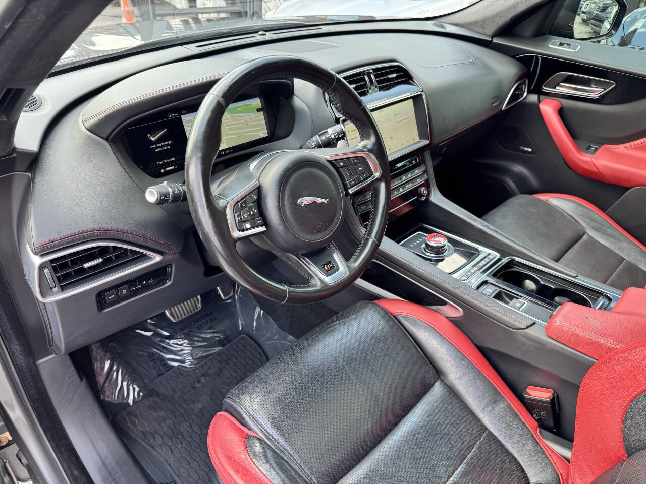 Used 2019 Jaguar F-PACE S image 11