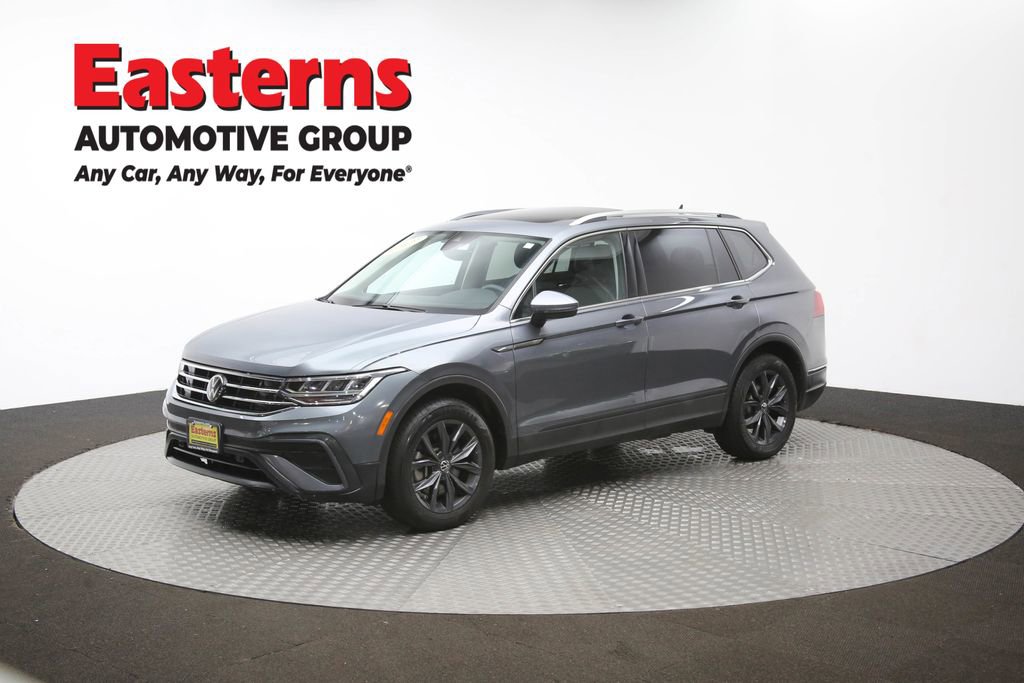Used 2022 Volkswagen Tiguan SE w/ Panoramic Sunroof Package image 57