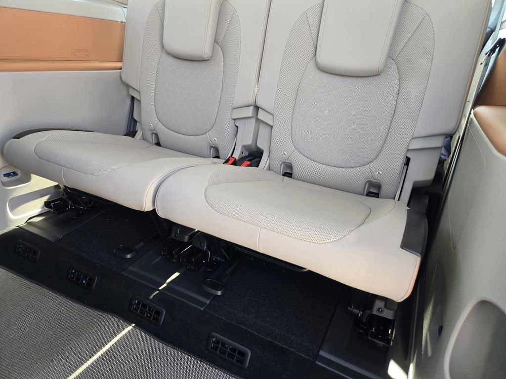 New 2025 Volkswagen ID. Buzz Pro S Plus image 22