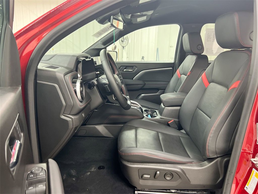 Used 2024 Chevrolet Colorado Z71 w/ Z71 Convenience Package 2 image 19