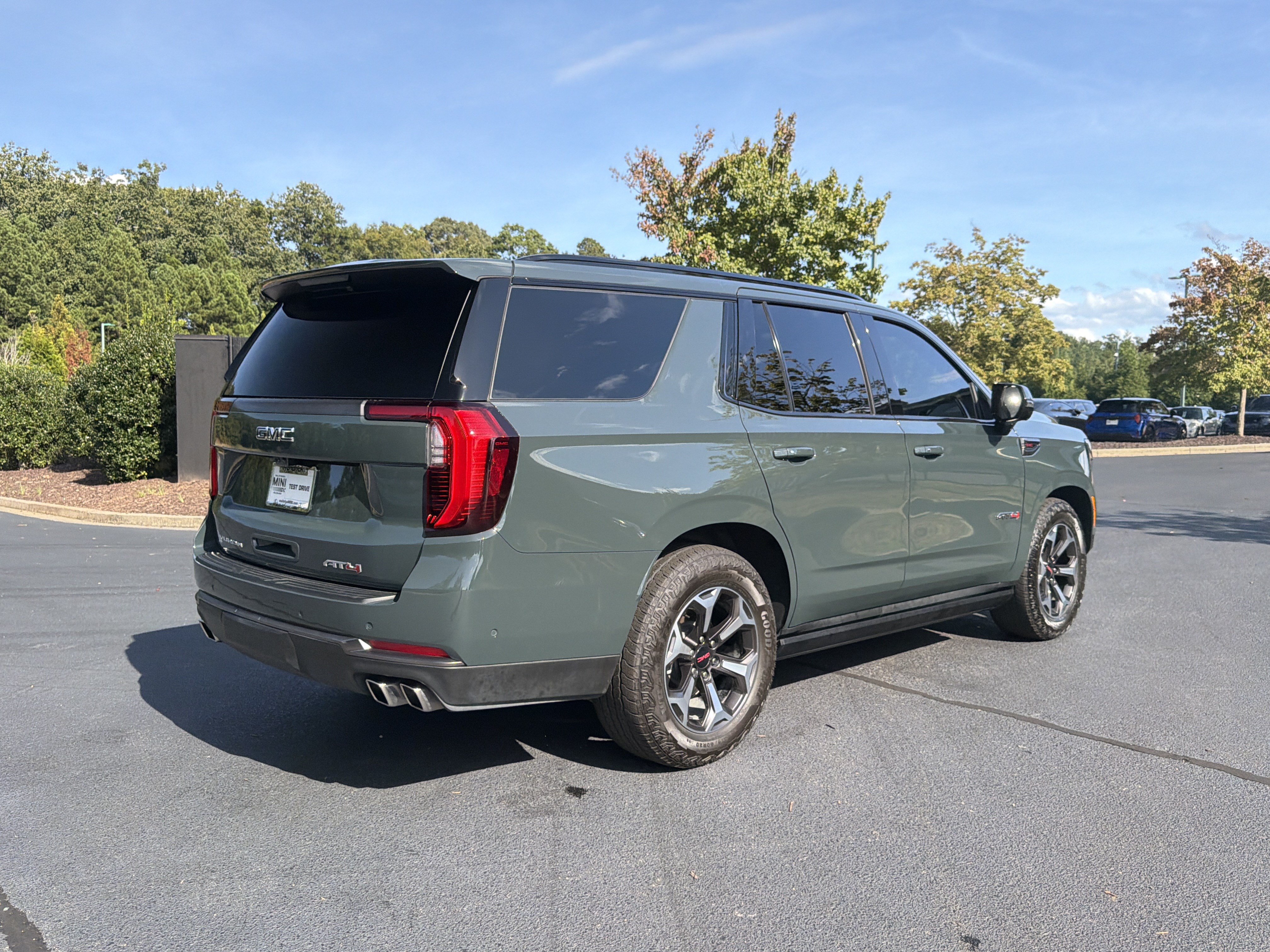 Used 2025 GMC Yukon AT4 Ultimate AWD/4WD image 3