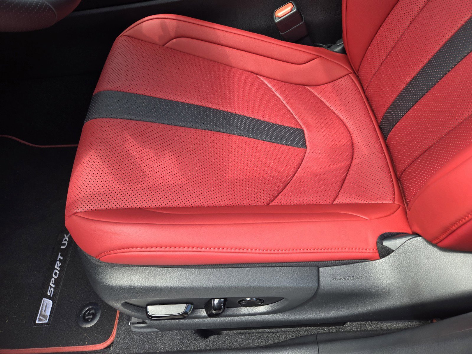 New 2024 Lexus RX 350 F Sport w/ Convenience Package image 18