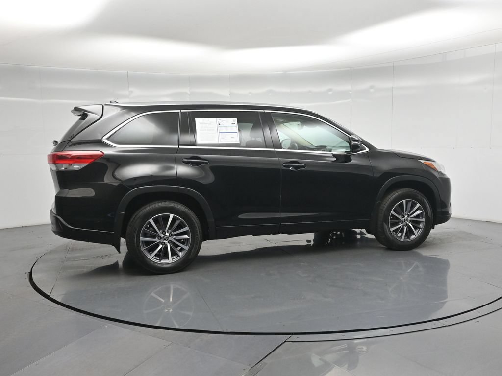 Used 2018 Toyota Highlander XLE AWD/4WD image 28