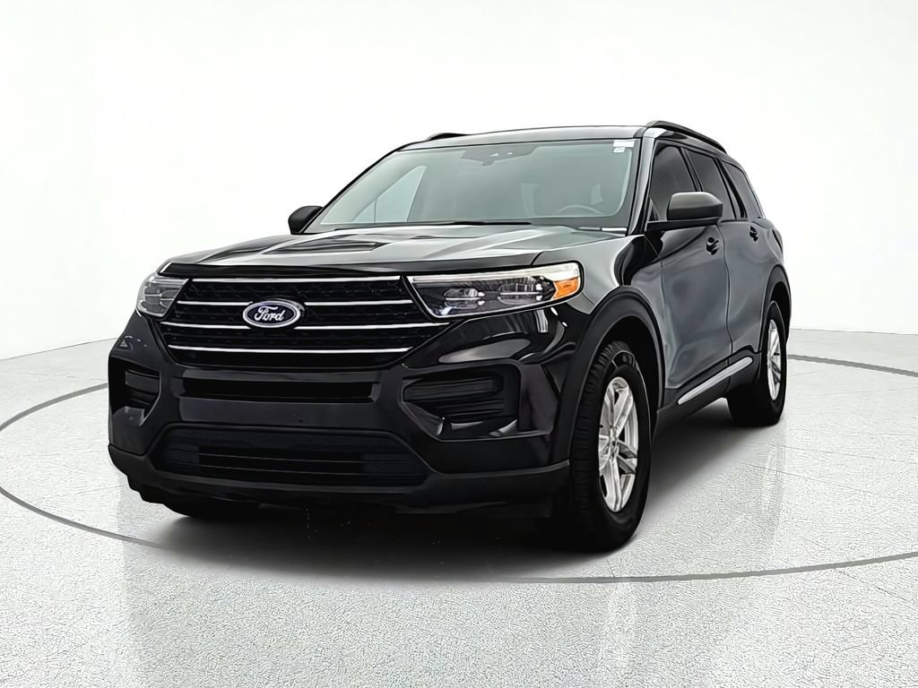 Used 2020 Ford Explorer XLT w/ Comfort Package RWD image 2