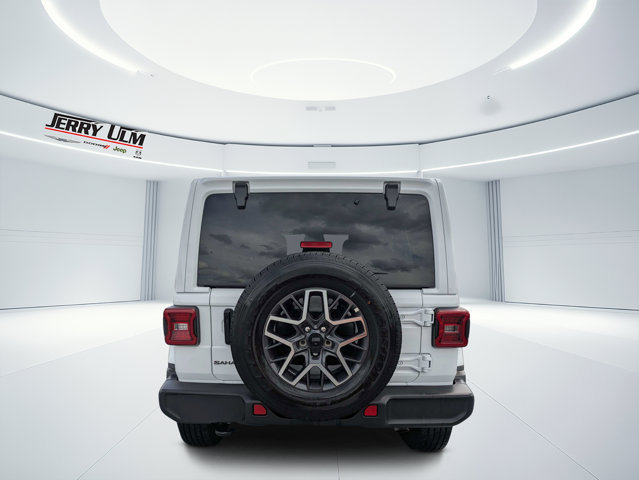 Certified 2026 Jeep Wrangler Unlimited Sahara AWD/4WD image 4