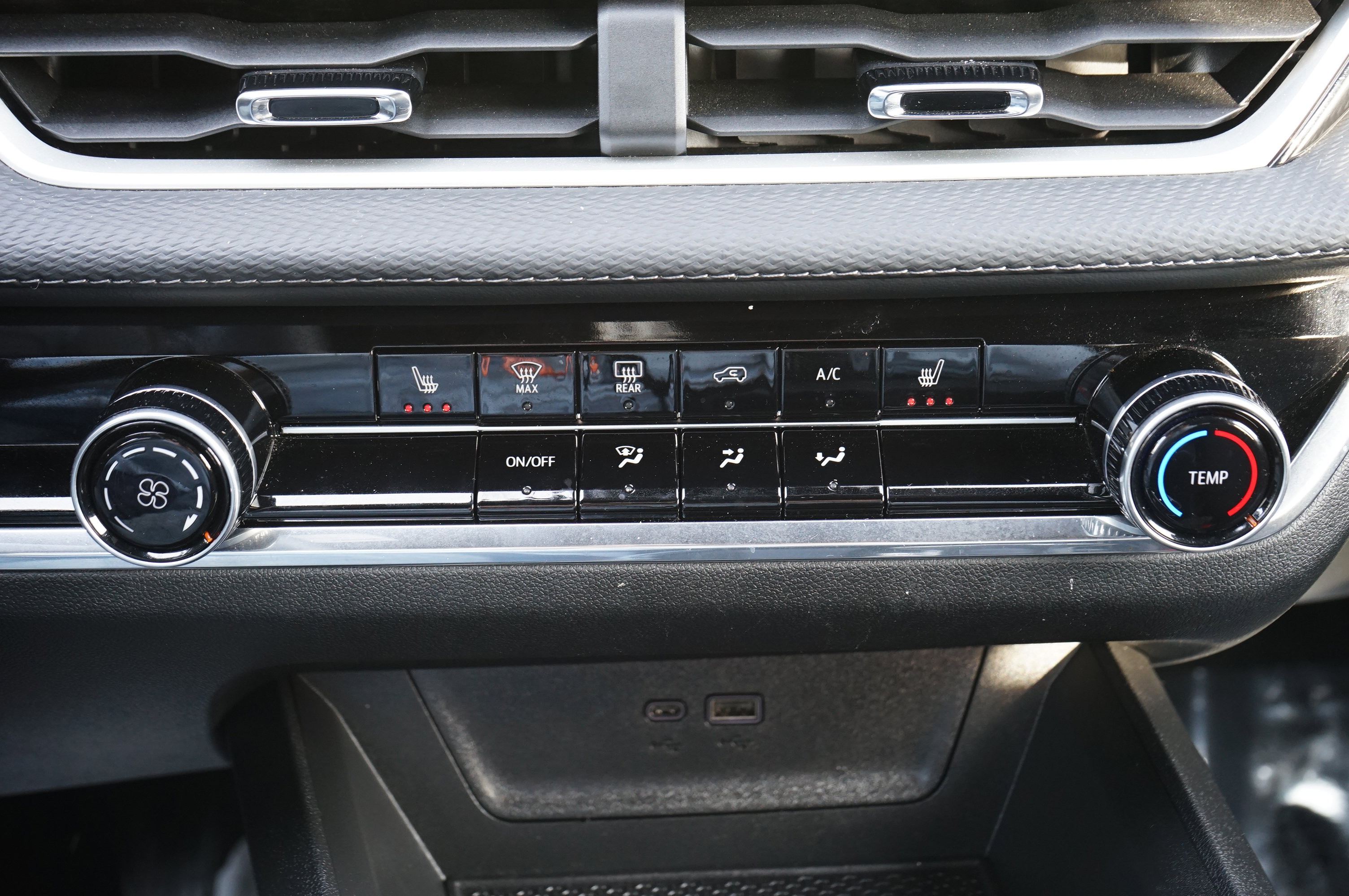 Used 2025 Chevrolet Equinox LT image 23