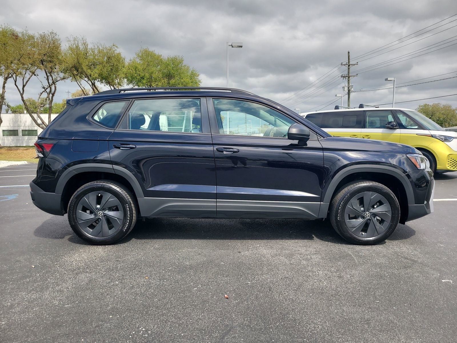 Certified 2025 Volkswagen Taos S FWD image 5