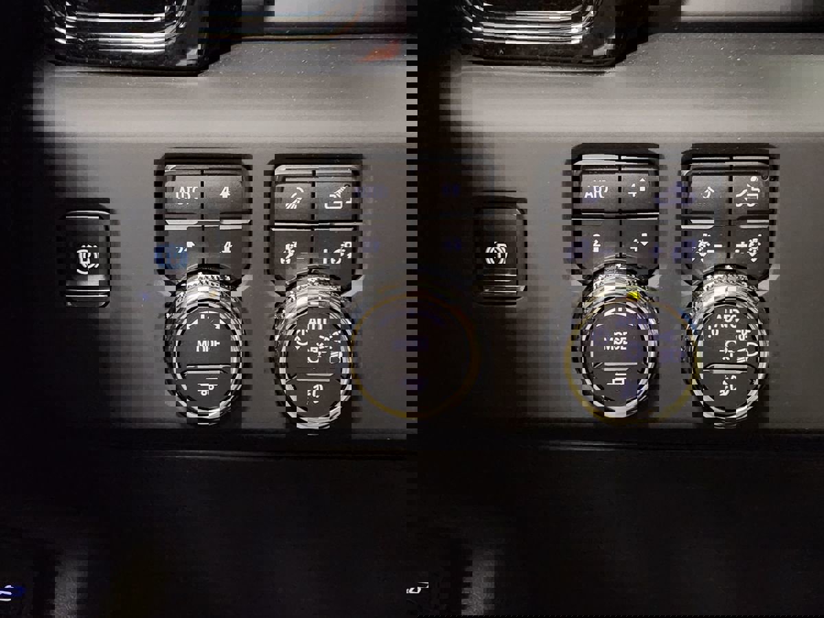 Used 2024 GMC Sierra 1500 AT4 w/ Technology Package image 44