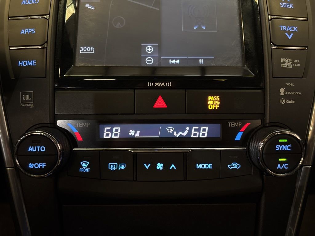 Used 2017 Toyota Camry XLE w/ Moonroof Package image 29