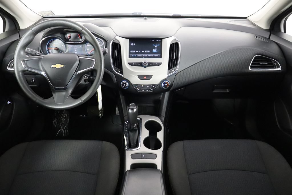 Used 2017 Chevrolet Cruze LS FWD image 10