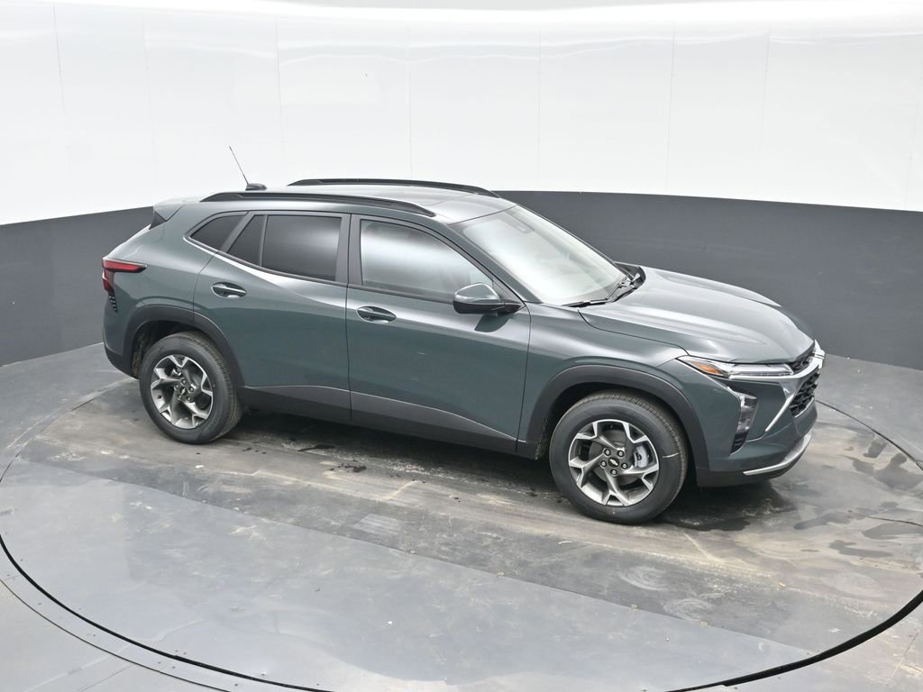 New 2026 Chevrolet Trax LT w/ Sunroof Package image 32