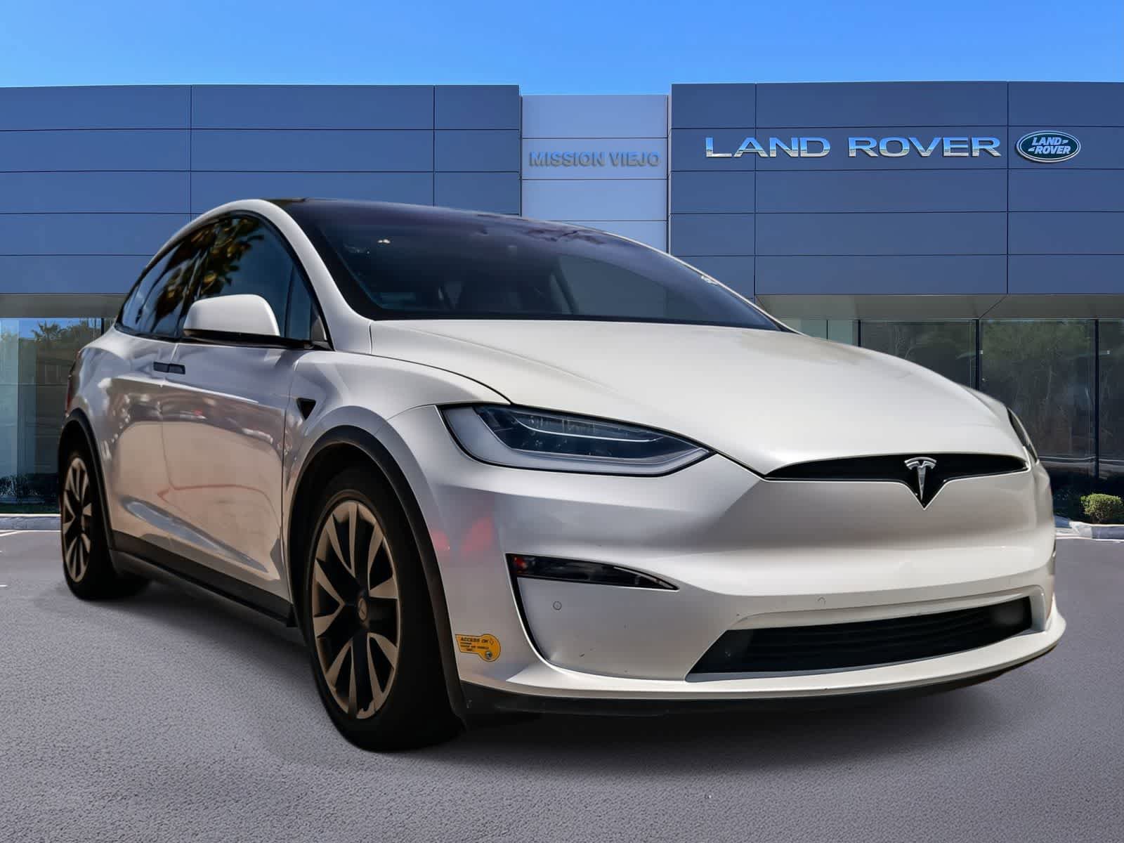 Used 2022 Tesla Model X Plaid image 3