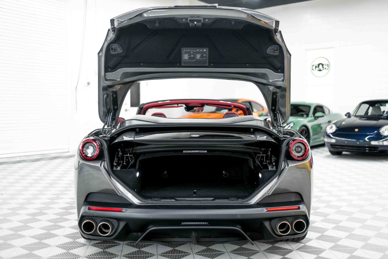 Used 2020 Ferrari Portofino RWD image 95