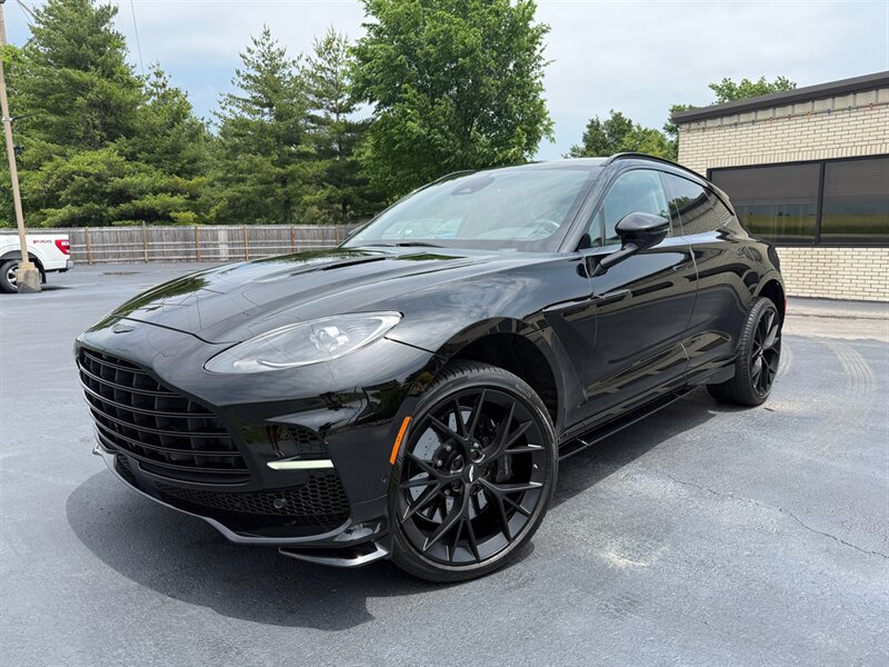 Used 2025 Aston Martin DBX 707 AWD/4WD image 2
