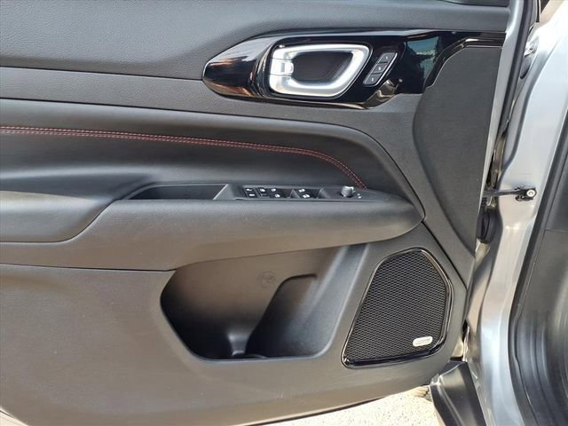 Used 2023 Jeep Compass Trailhawk w/ Trailhawk Elite Group image 14