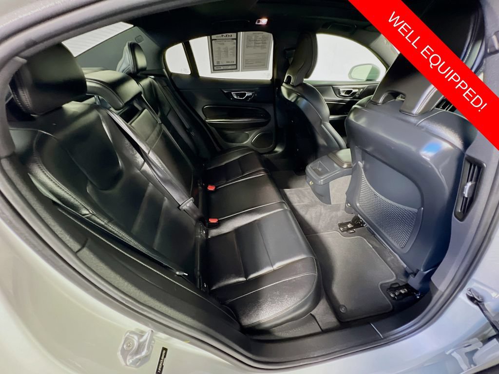 Used 2020 Volvo S60 T5 Momentum FWD image 25