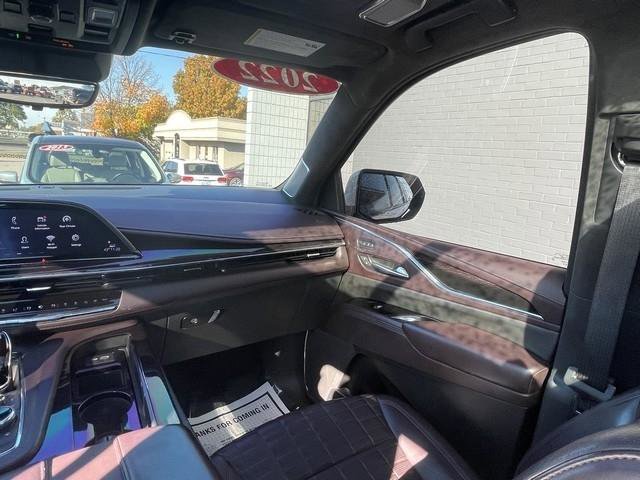 Used 2022 Cadillac Escalade ESV Sport Platinum w/ LPO, ONYX Package image 32