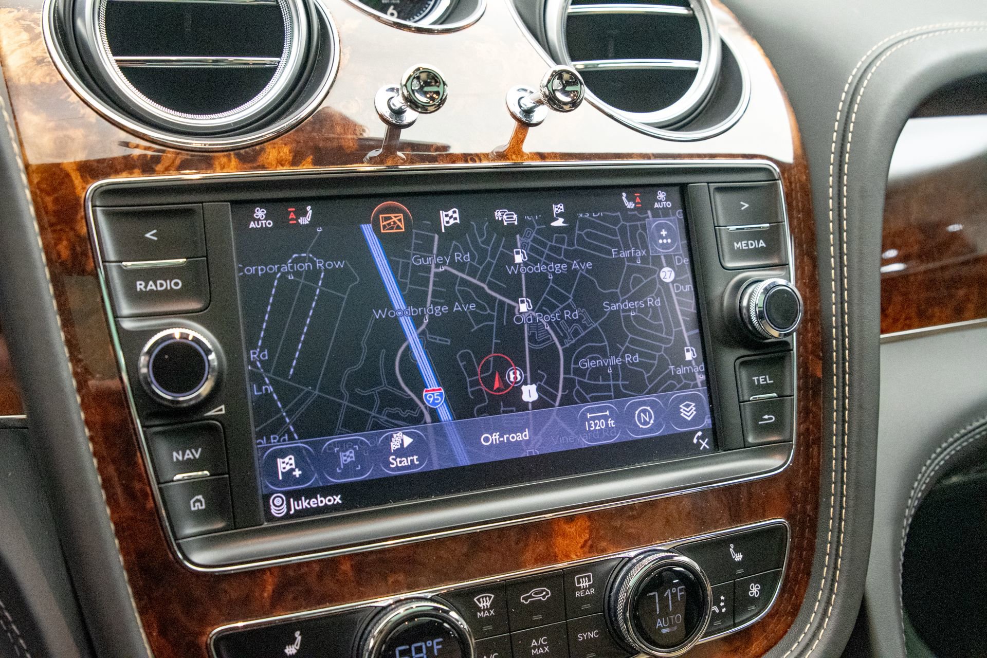 Used 2018 Bentley Bentayga Activity AWD/4WD image 20