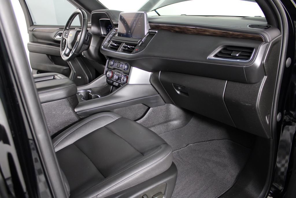 Used 2023 Chevrolet Suburban LT w/ Luxury Package AWD/4WD image 41