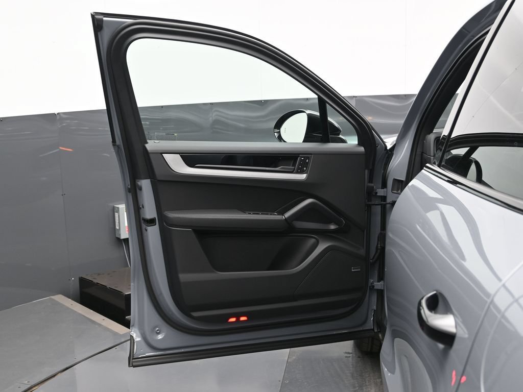 New 2026 Porsche Cayenne S AWD/4WD image 8
