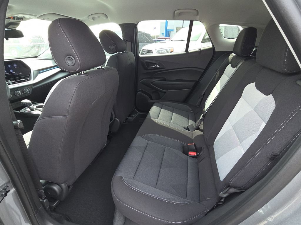 New 2026 Chevrolet Trax LS w/ LS Convenience Package FWD image 28