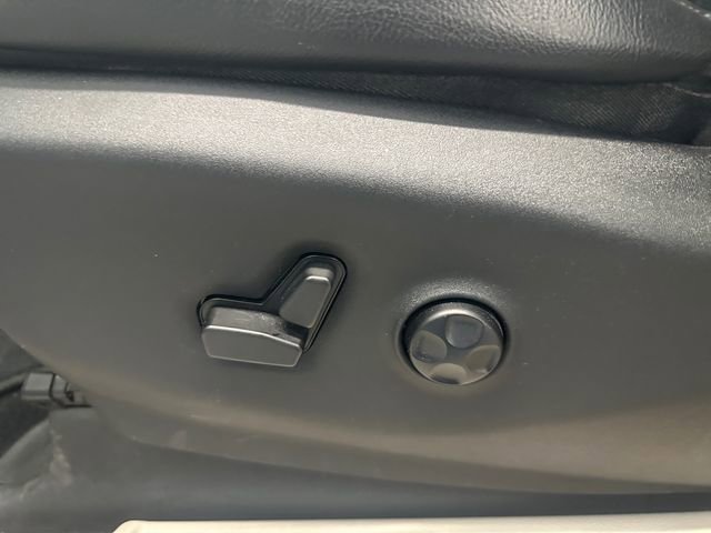 Used 2017 Chrysler Pacifica Touring-L Plus w/ Tire & Wheel Group FWD image 21