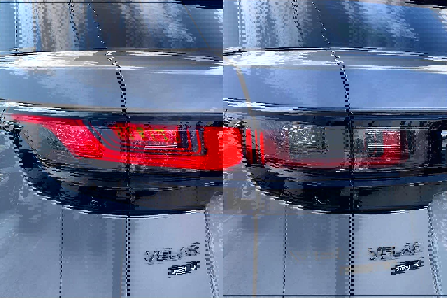 Used 2020 Land Rover Range Rover Velar R-Dynamic S image 29