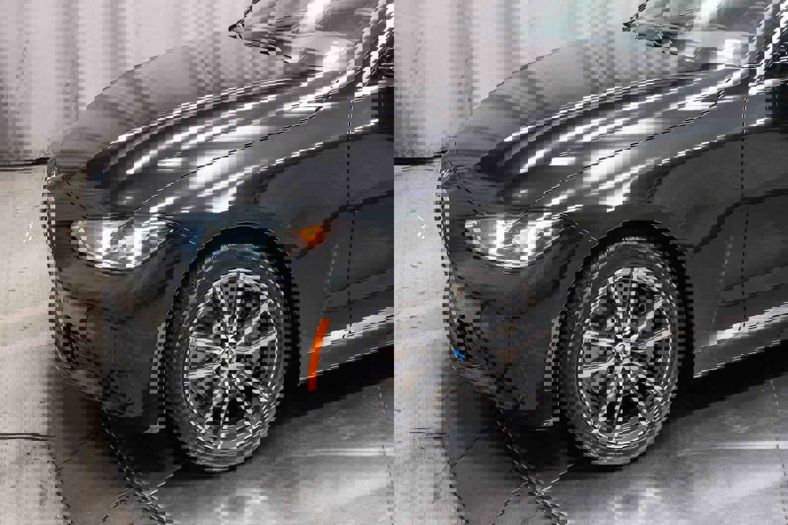 Used 2025 BMW 430i Coupe w/ Convenience Package image 11