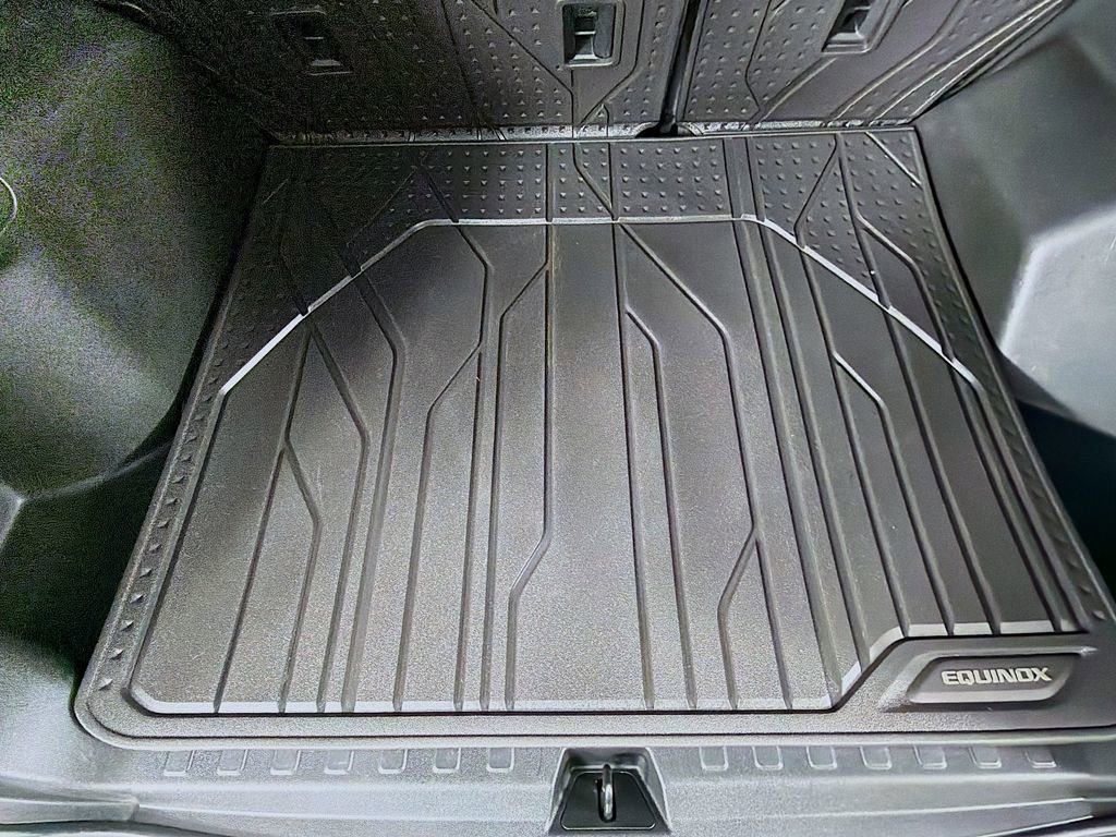 Used 2020 Chevrolet Equinox LT w/ Driver Convenience Package FWD image 13