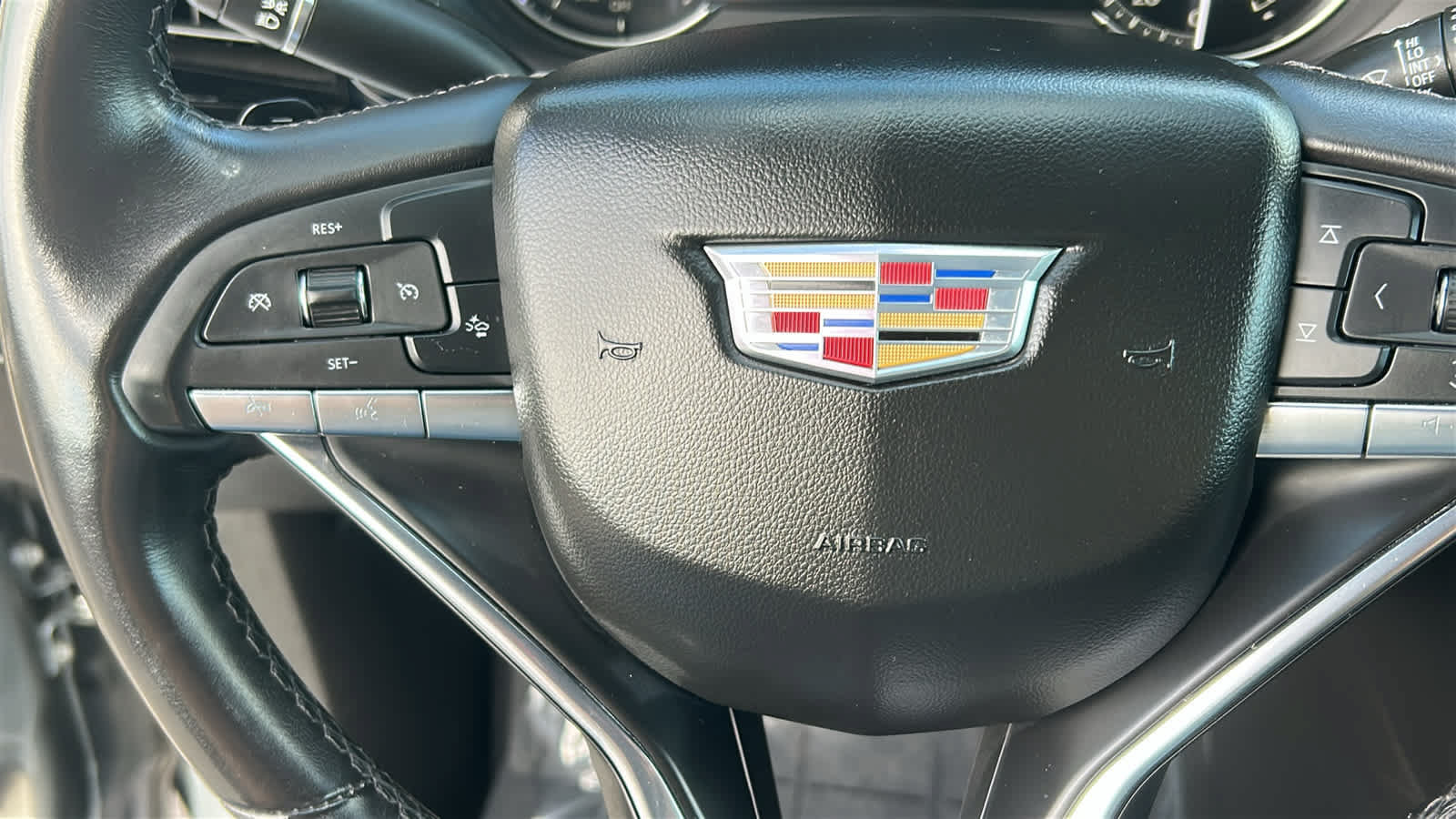 Used 2023 Cadillac XT6 Luxury AWD/4WD image 19