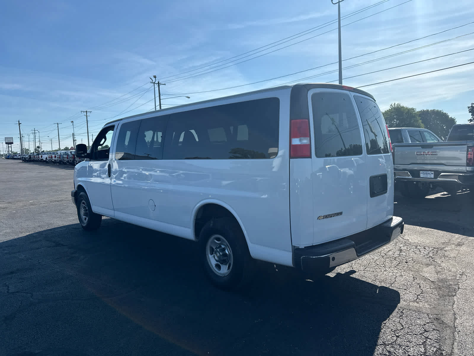 Certified 2024 Chevrolet Express 3500 LT w/ LT Preferred Equipment Group RWD image 3