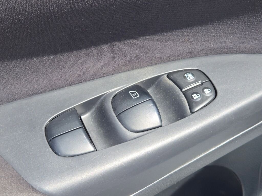 Used 2014 Nissan Sentra SR FWD image 19