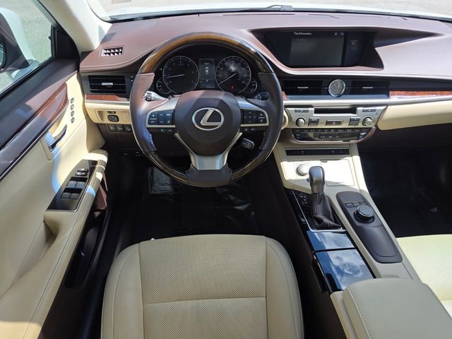 Used 2016 Lexus ES 350 w/ Premium Package w/Wood Trim FWD image 20