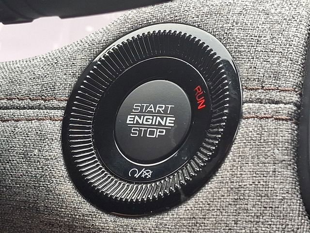 Used 2023 Jeep Compass Latitude image 22