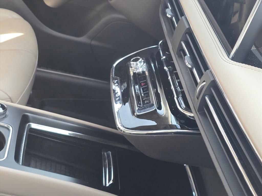 Used 2024 Lincoln Corsair Reserve w/ Equipment Group 201A image 9