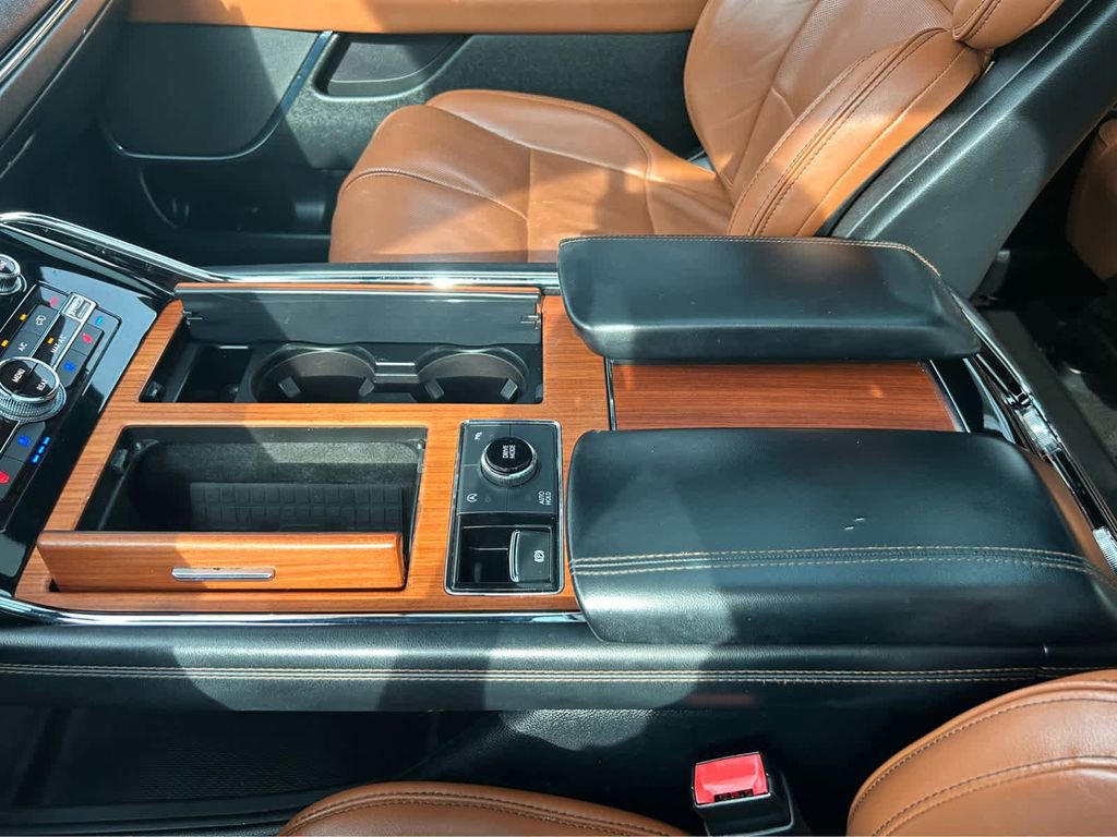 Used 2018 Lincoln Navigator L Reserve image 31