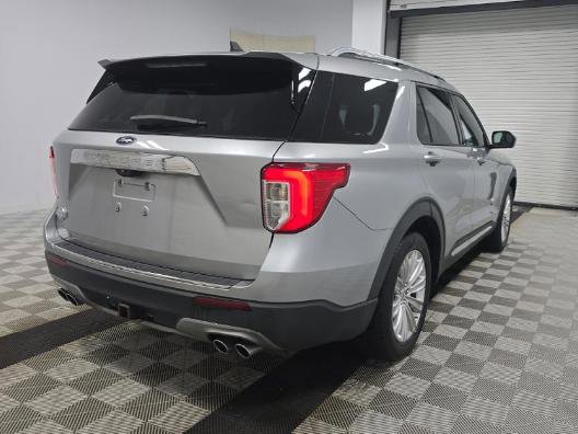 Used 2021 Ford Explorer King Ranch w/ Premium Technology Package image 3