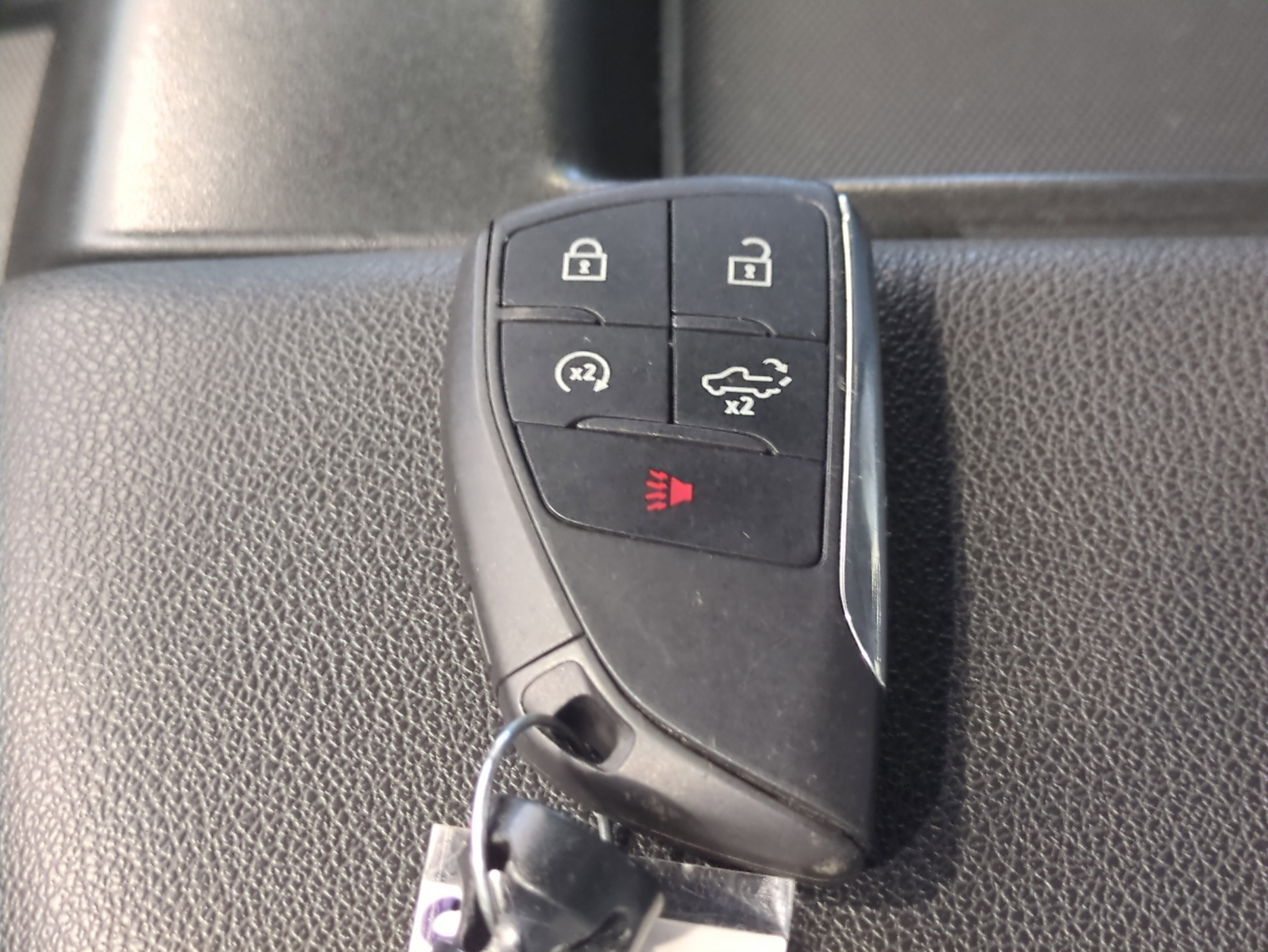 Used 2025 Chevrolet Silverado 2500 LT w/ Convenience Package image 31