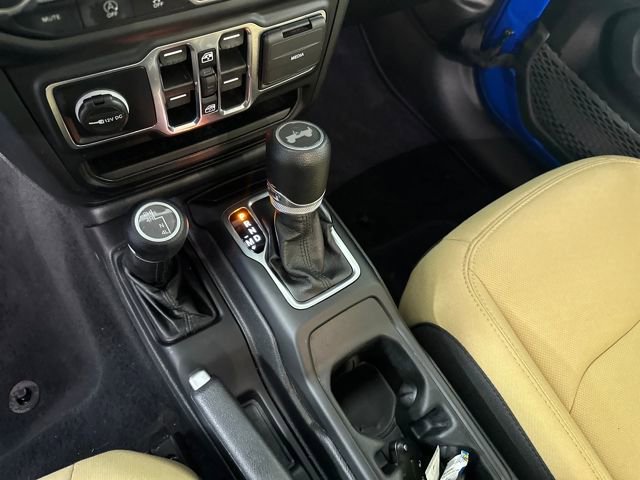 Used 2023 Jeep Wrangler Sport S image 19