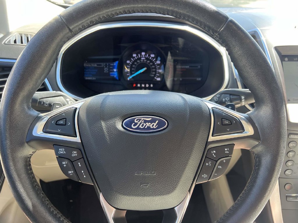 Used 2018 Ford Edge Titanium w/ Ford Safe & Smart Package AWD/4WD image 24