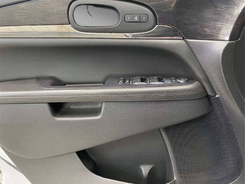 Used 2016 Buick Enclave Leather image 9