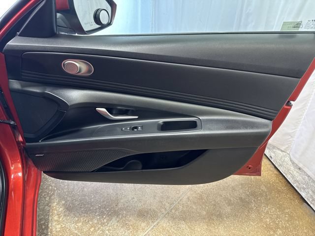 Used 2021 Hyundai Elantra Limited FWD image 26